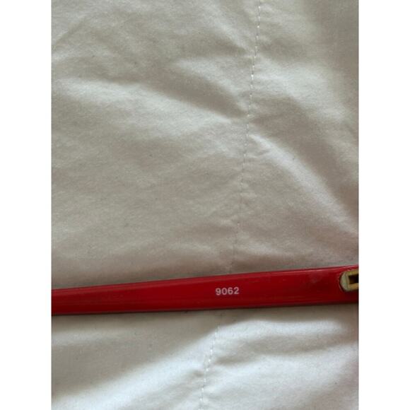 Gucci Women's Red Plastic Oversized Tinted Sunglasses - Picture 9 of 12